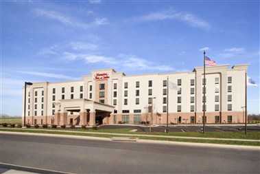 Hampton Inn & Suites Charles Town i Charles Town, WV