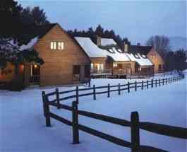 Bluegreen Vacations Christmas Mountain Village, an i Wisconsin Dells, WI