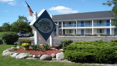 Fontana Village Inn в Elkhorn, WI