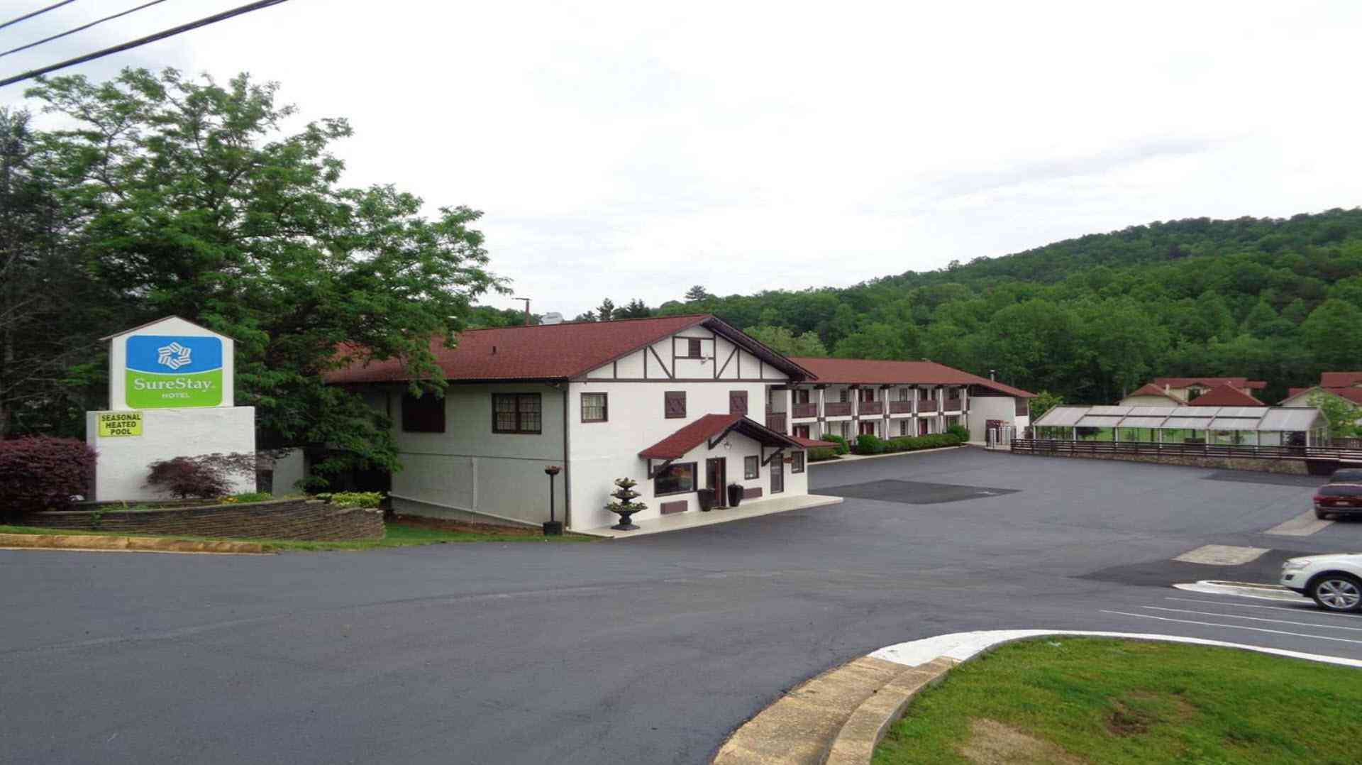 SureStay Hotel Helen Downtown в Helen, GA