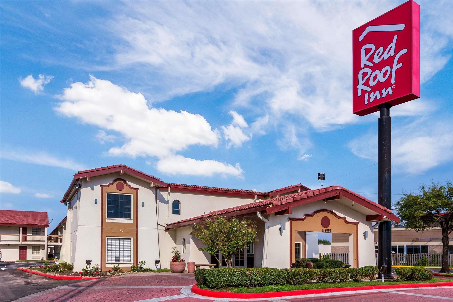 Red Roof Inn Houston East - I-10 image