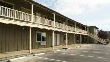Lamplighter Motel в Clearlake, CA