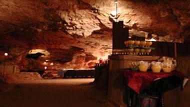 Kents Cavern Ltd a Torquay, GB1