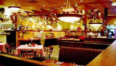 Ernestos Italian Restaurant в Portland, OR