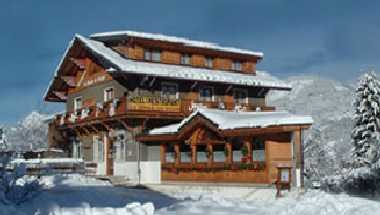 Hotel Restaurant La Boule De Neige a Samoens, FR