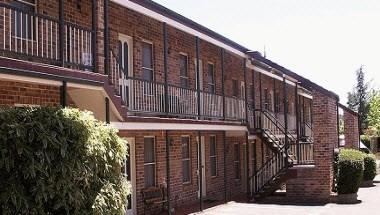 Cedar Lodge Motel в New England North West, AU