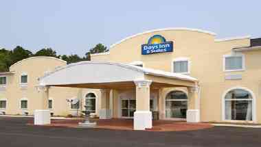 Days Inn & Suites by Wyndham Swainsboro in Swainsboro, GA