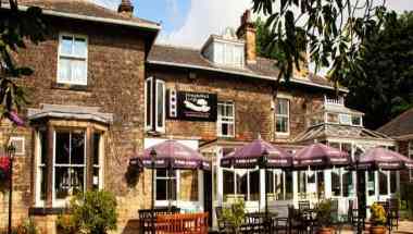 Dimple Well Lodge Hotel в Ossett, GB1