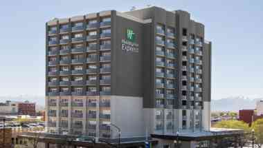 Holiday Inn Express & Suites Coffeyville в Коффивилл, KS