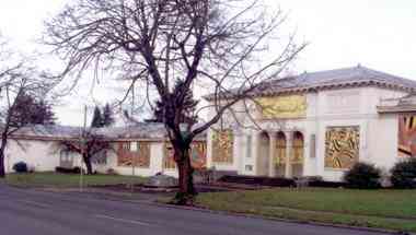 Mcmenamins Kennedy School i Portland, OR