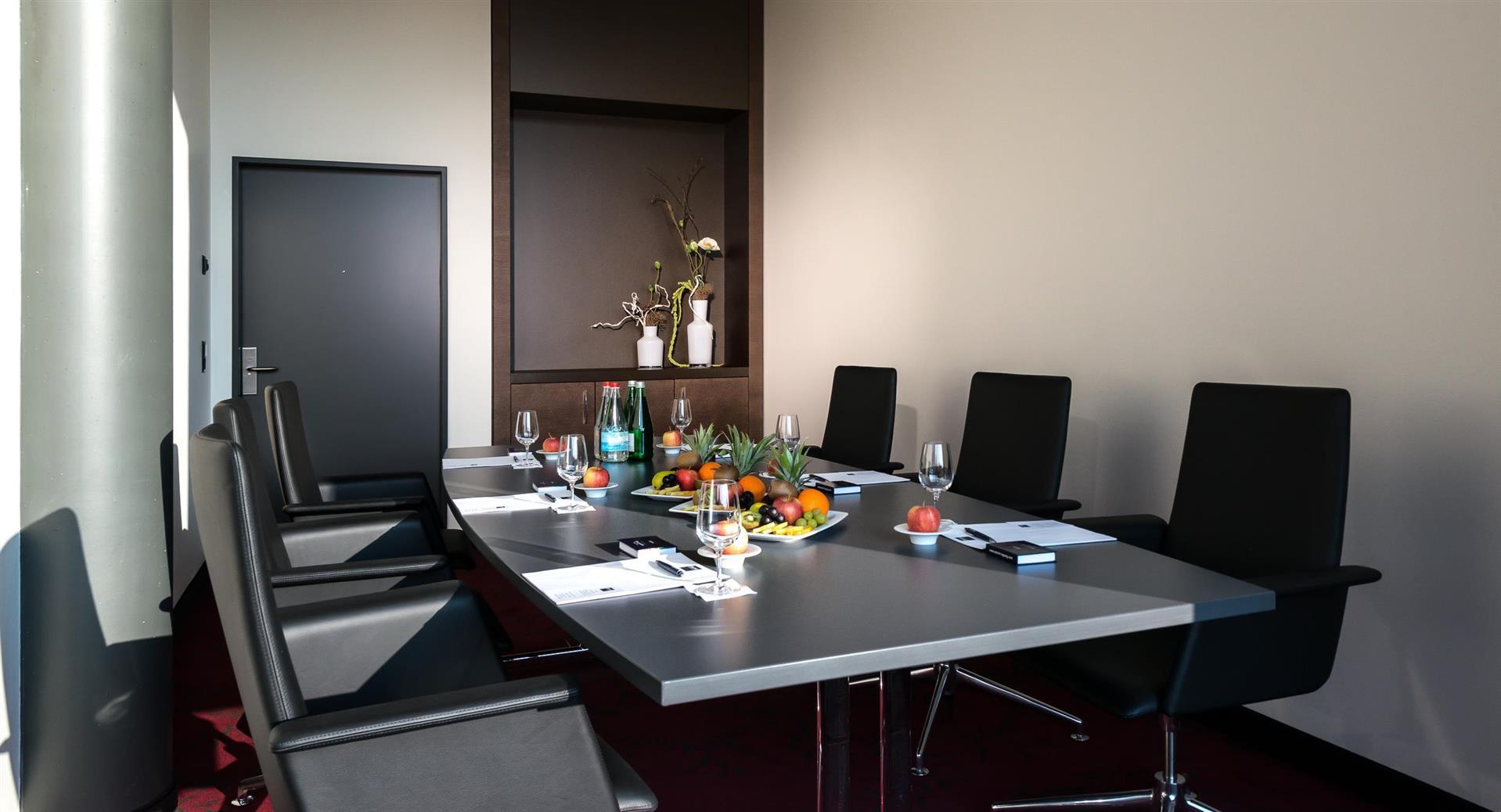 Изображение помещения для встречи