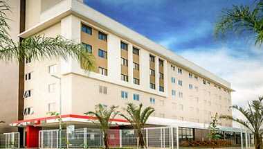 Hotel ibis Porto Alegre Assis Brasil a Porto Alegre, BR