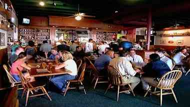 The Hopyard American Alehouse & Grill в Pleasanton, CA