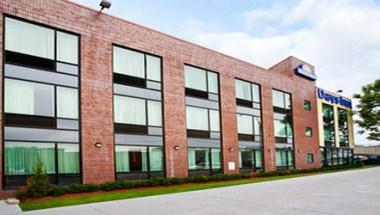 Days Inn by Wyndham Bronx Near Stadium image