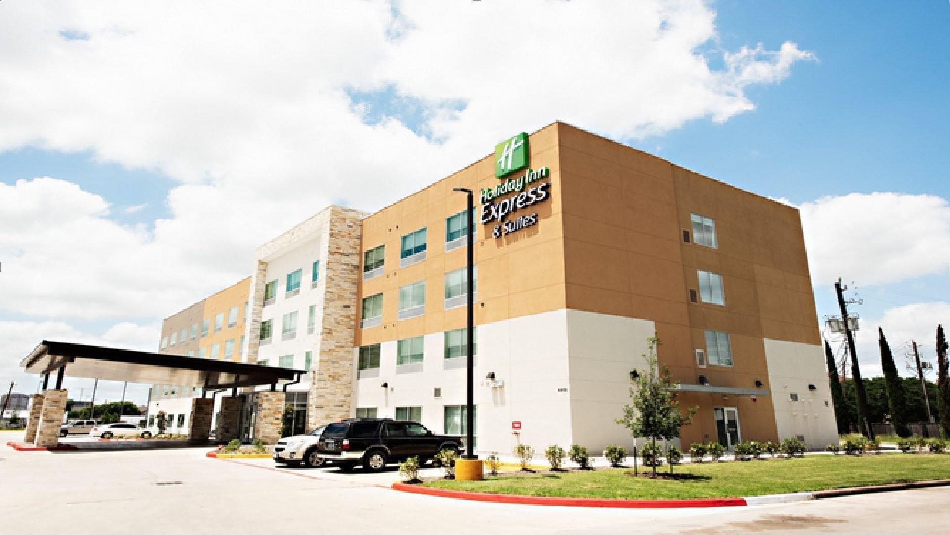 Holiday Inn Express & Suites Houston SW - Sharpstown image
