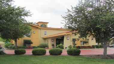 La Quinta Inn by Wyndham Indianapolis Airport Executive Dr em Indianapolis, IN