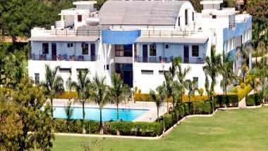 Info City Club & Resort a Gandhinagar, IN