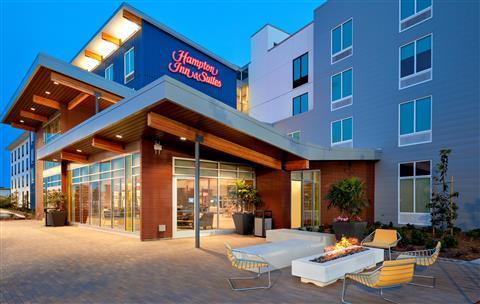 Hampton Inn & Suites San Diego Airport Liberty Station, San Diego, CA