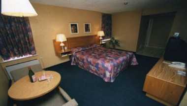 The Kings Inn Near The Falls in Niagara Falls, ON