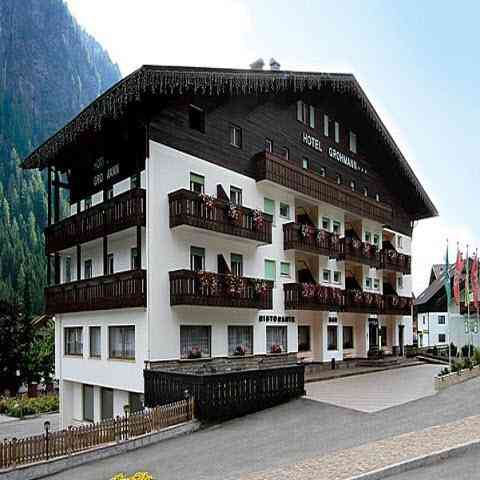 Hotel & Club Grohmann Touring, Campitello di Fassa, IT