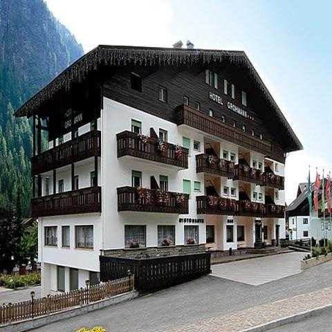 Hotel & Club Grohmann Touring en Campitello di Fassa, IT