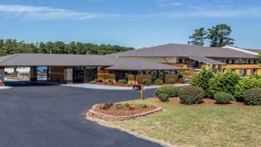 Quality Inn Pinehurst Area в Aberdeen, NC