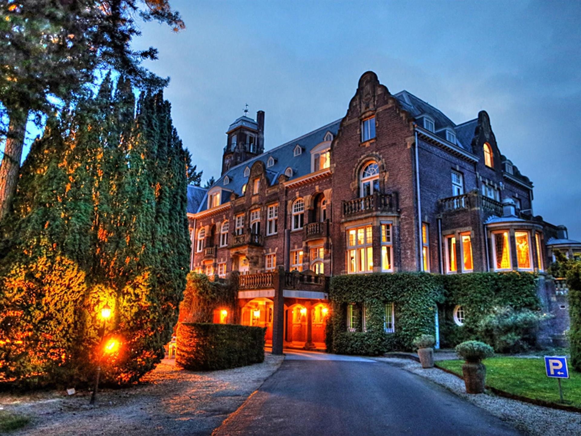 Kasteel De Hooge Vuursche image