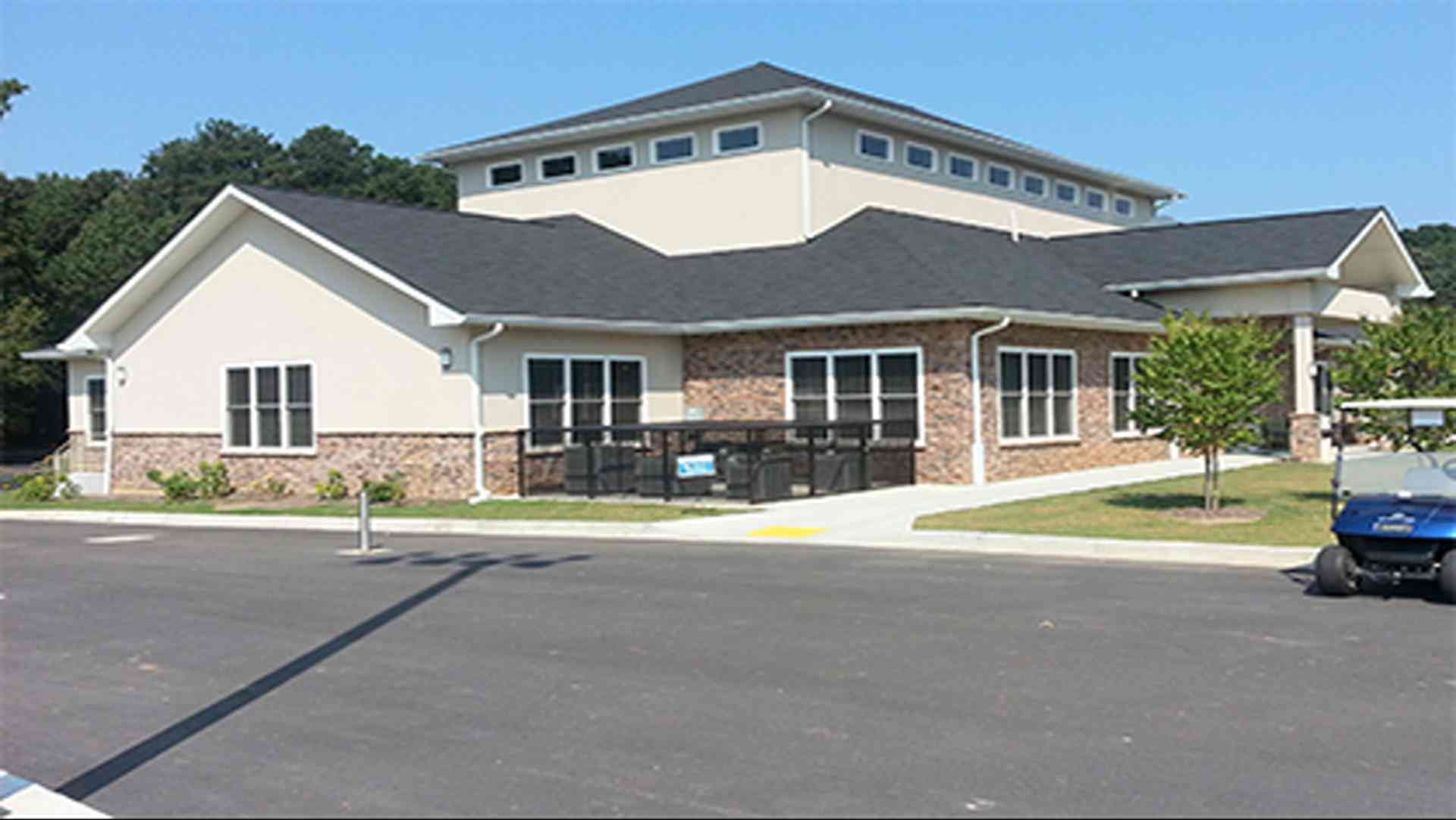 Sugar Creek Golf & Tennis Center Clubhouse in Atlanta, GA