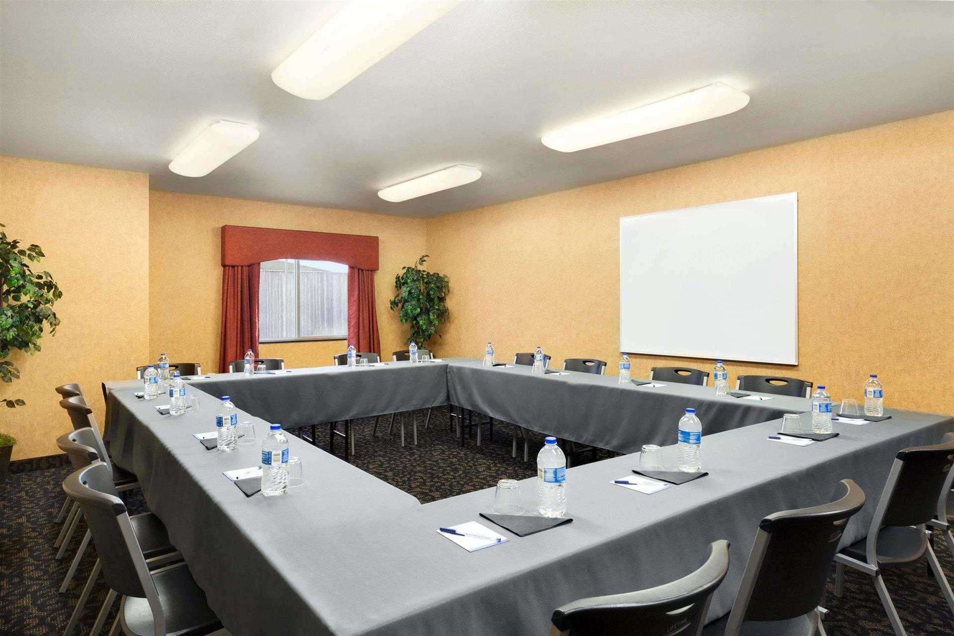 Baymont by Wyndham Fremont a Fremont, NE