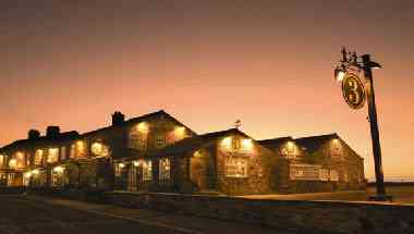The 3 Acres Inn & Restaurant в Huddersfield, GB1