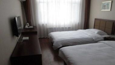 Super 8 by Wyndham Tangshan Qian'an Passengers Terminal in Tangshan, CN