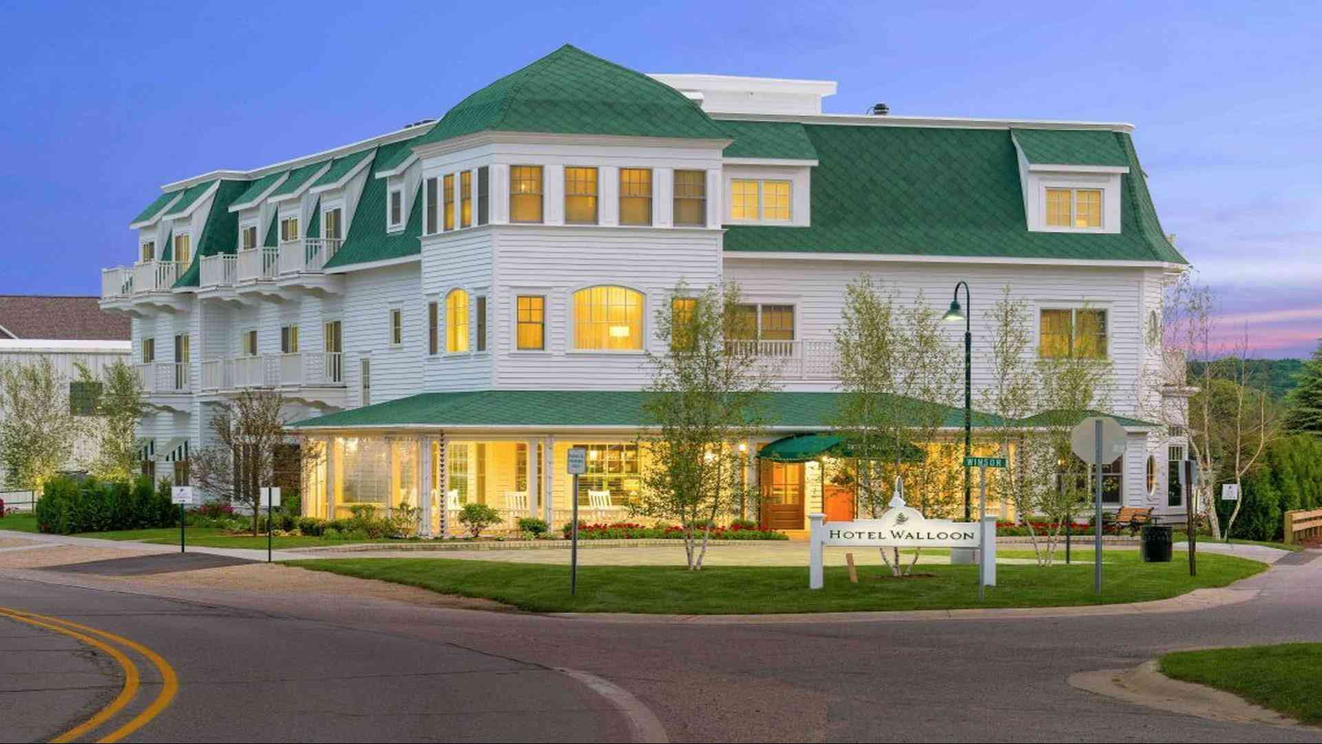 Hotel Walloon в Charlevoix, MI