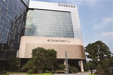 DoubleTree by Hilton Hotel Xiamen - Wuyuan Bay image