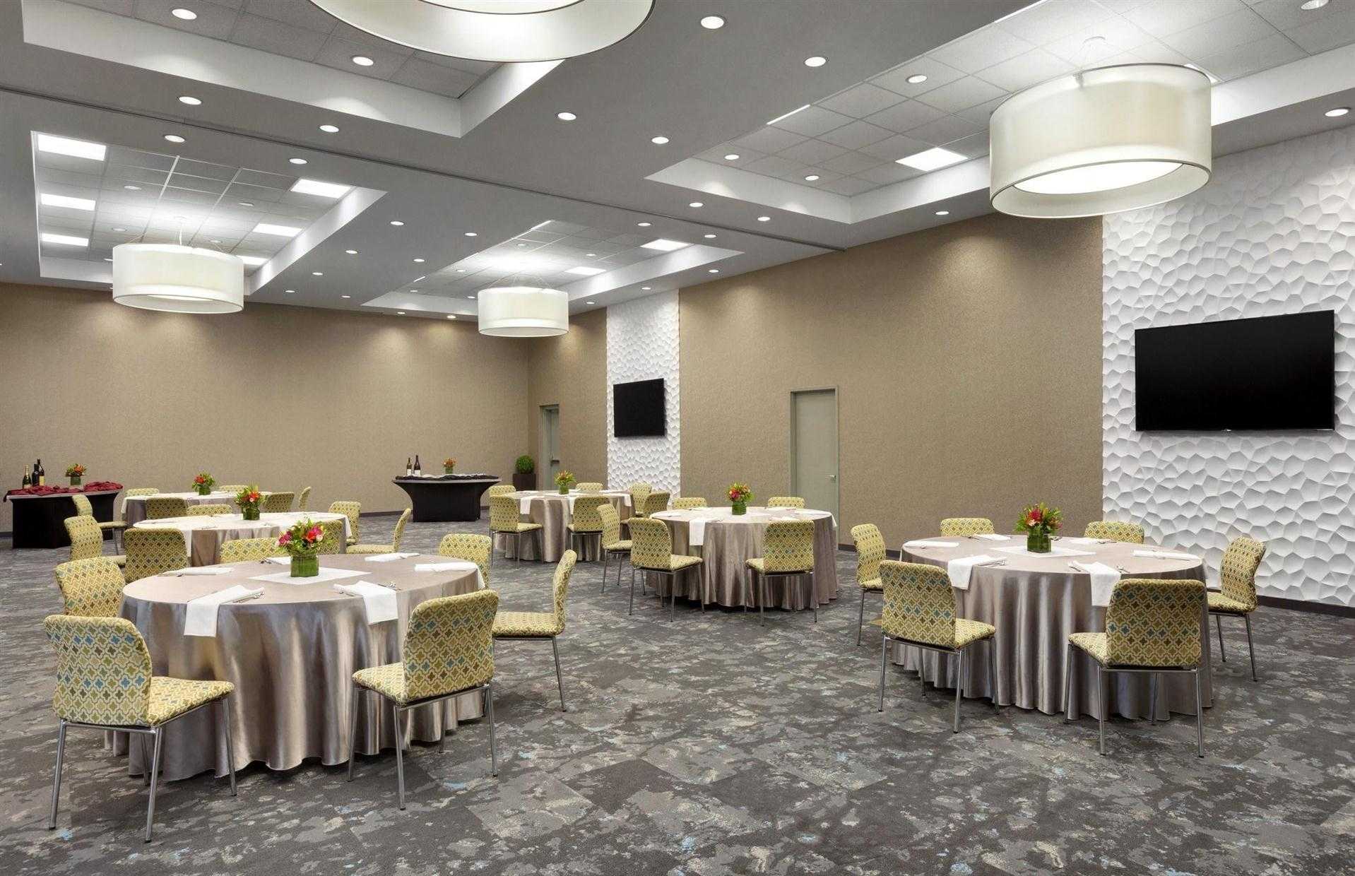 Aloft Jacksonville Tapestry Park в Jacksonville, FL