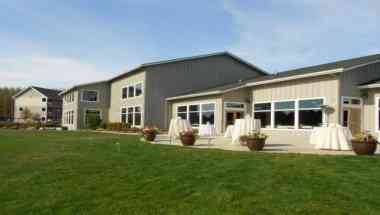 Life Northwest RV Sites and Lodging à Harrisburg, OR