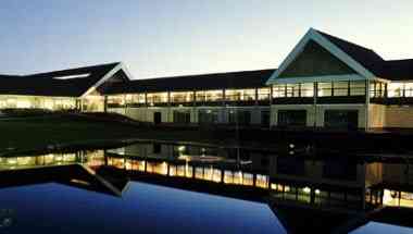 Van der Valk Hotel Groningen-Zuidbroek a Veendam, NL