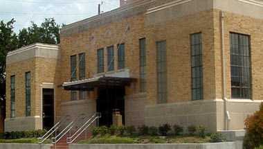 Carver Community Cultural Center в San Antonio, TX