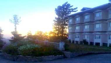 Whistling Pines Resort в Shimla, IN