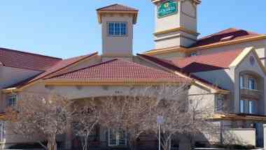 La Quinta Inn & Suites by Wyndham Denver Airport DIA в Denver, CO