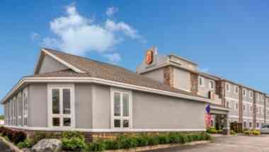Super 8 by Wyndham Sault Ste. Marie в Sault Sainte Marie, MI