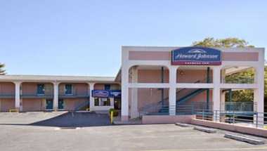 Howard Johnson by Wyndham College Park i College Park, MD