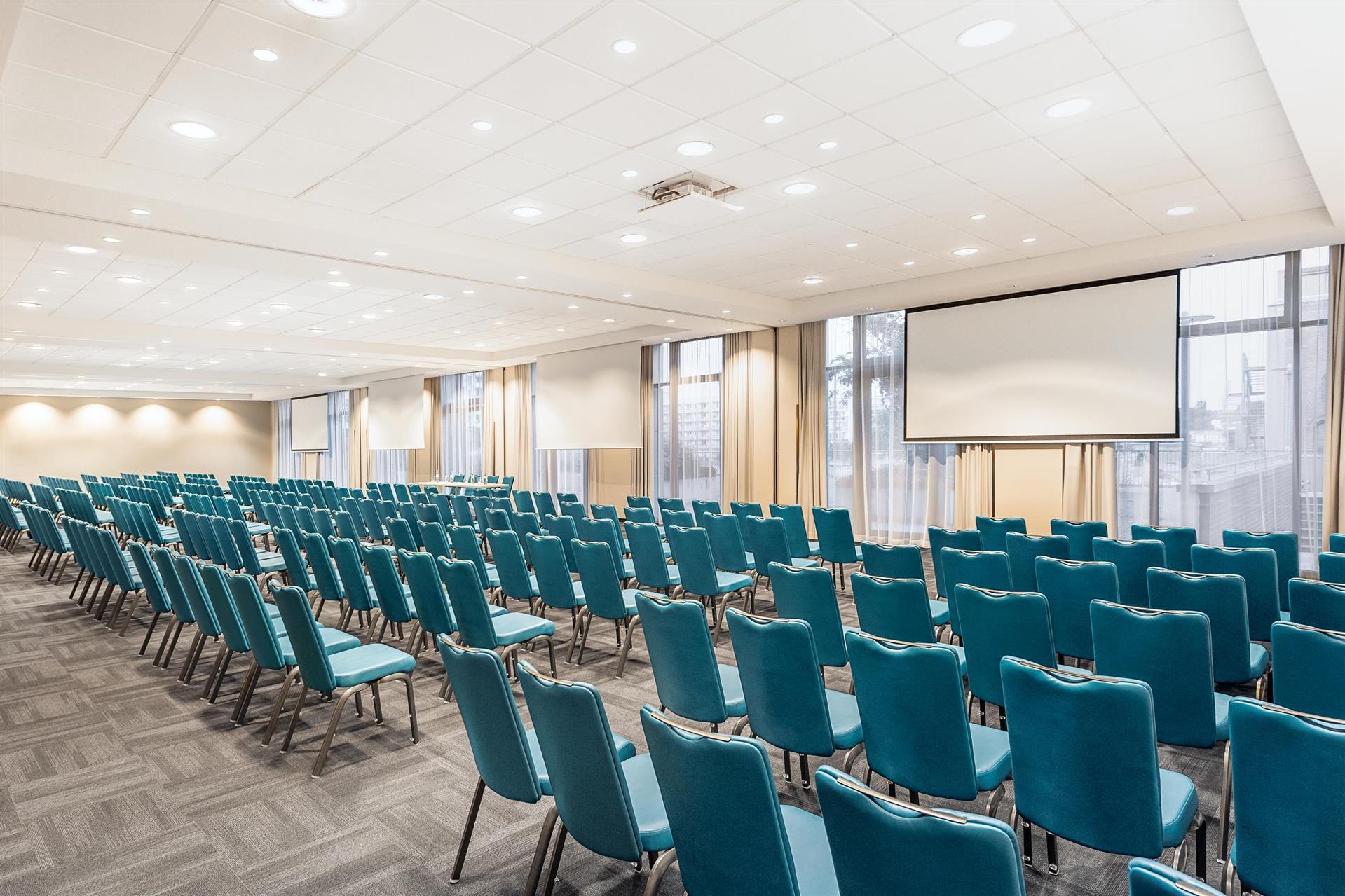 NH Berlin Alexanderplatz image