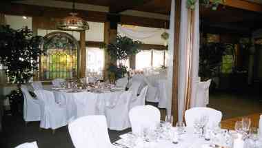 The Oaks Lakeside Restaurant в Chippewa Lake, OH