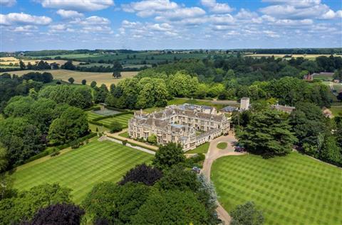 Rushton Hall Hotel & Spa в Kettering, GB1