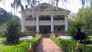Herlong Mansion Bed & Breakfast Inn в Micanopy, FL