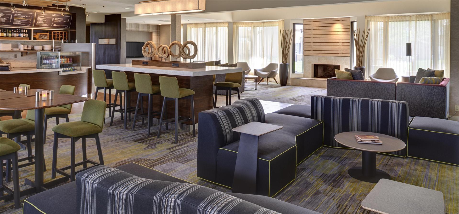 Courtyard by Marriott Indianapolis Airport image