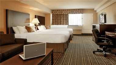 Comfort Suites Downtown в Montreal, QC