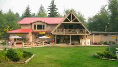 Salmon Arm Camping Resort i Salmon Arm, BC