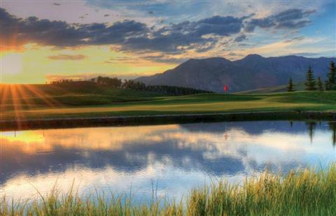 Golf with the Iconic Rockies as your Backdrop