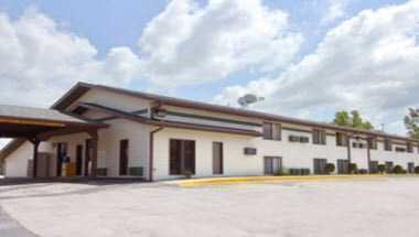 Super 8 by Wyndham Algona в Algona, IA